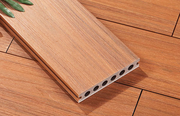 Piso Deck em madeira plástica WPC